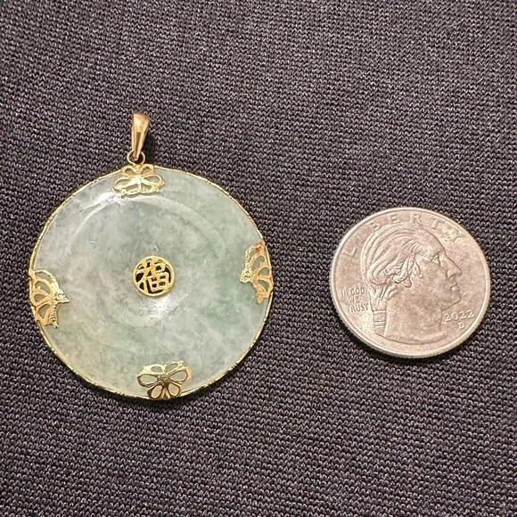 Green Jade Chinese Pendant - Picture 3 of 3